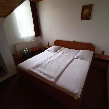 武士之家膳食公寓 3*