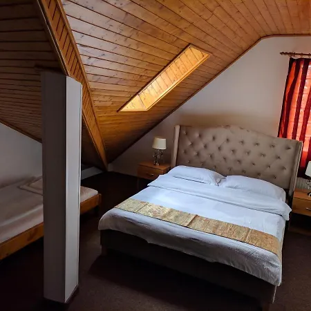 武士之家膳食公寓 3*