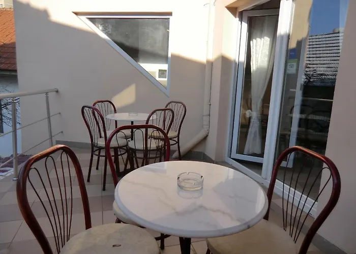 Πανσιόν Casa Samurai 3*